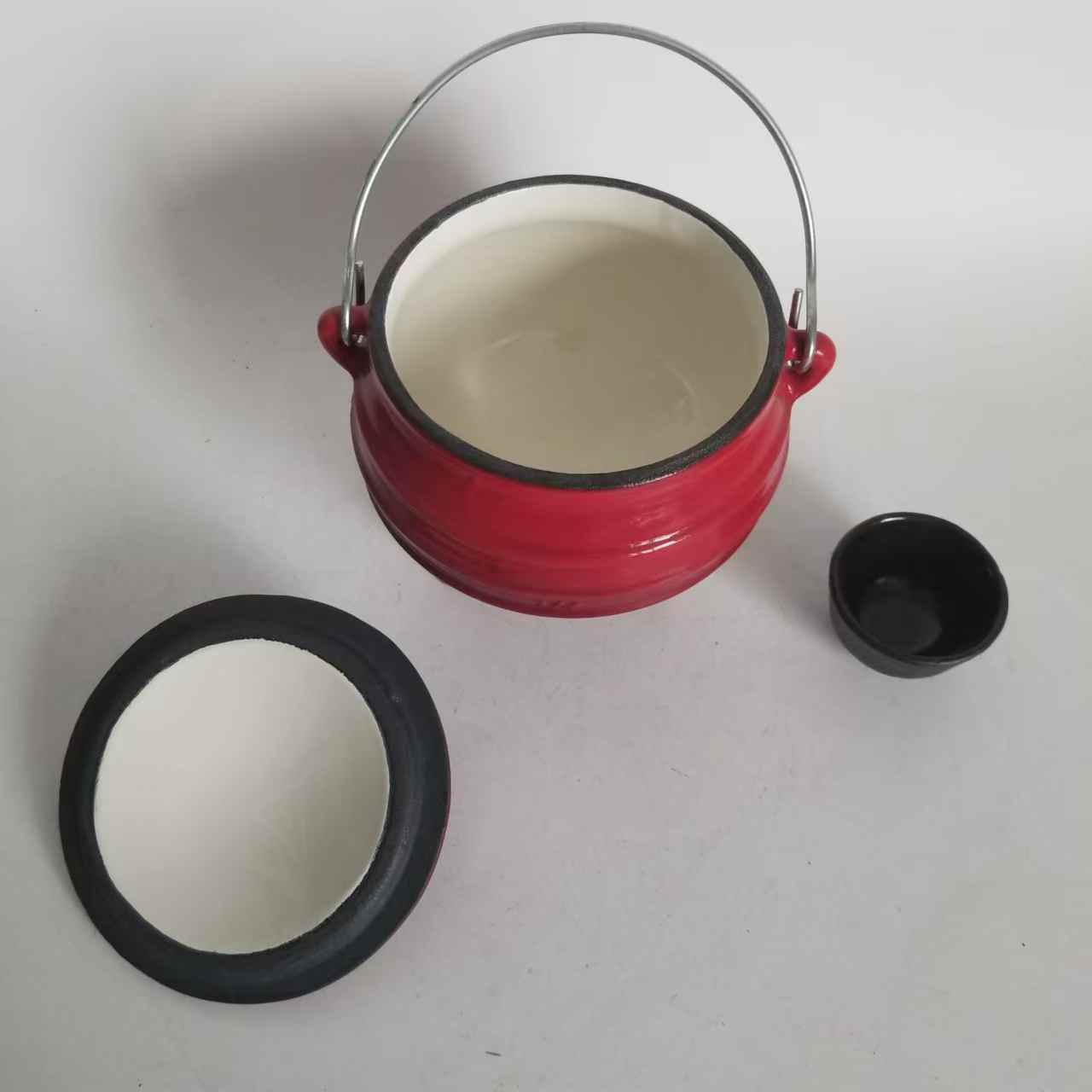 Camp Dutch Oven Cast - 屋外用ダッチオーブン鋳鉄製エナメル鍋、3本足付き、家庭料理やキャンプ用スープポット