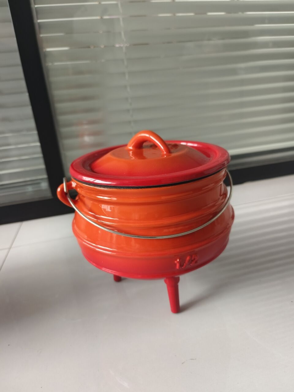 1/2 #   鋳鉄ホーロー製ダッチオーブン、三脚付き大釜、 - Camp Dutch Oven Cast のレビューと価格