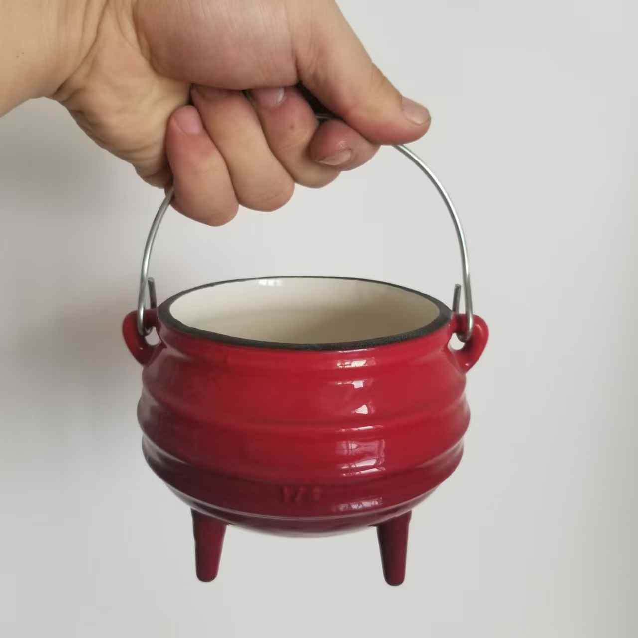 屋外用ダッチオーブン鋳鉄製エナメル鍋、3本足付き、家庭料理や - Camp Dutch Oven Cast のレビューと価格